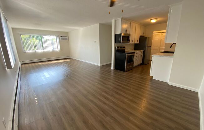 2 beds, 1 bath, 925 sqft, $1,489, Unit 2669-212