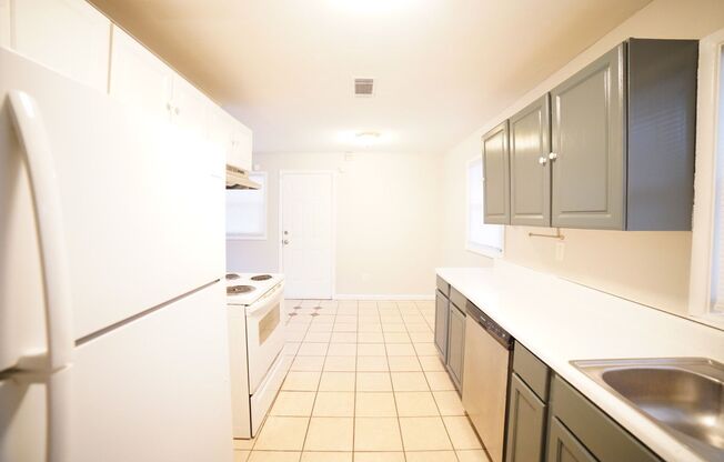 3 beds, 1 bath, $1,500