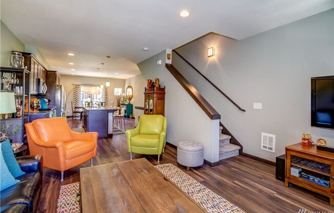 Modern 3bd/2.5ba Townhome in Beautiful Highpoint Community!