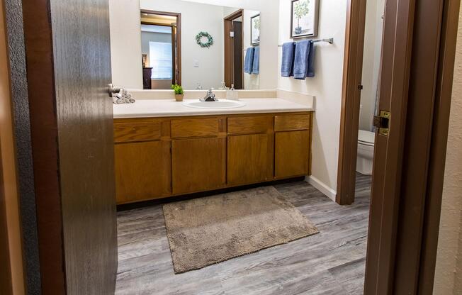 2 beds, 1 bath, 878 sqft, $849