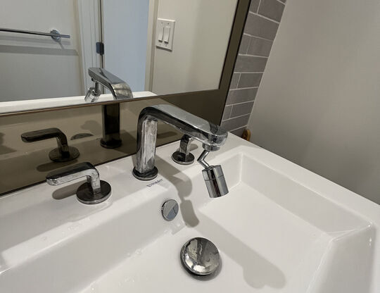 1 bed, 1.5 baths, 780 sqft, $3,000, Unit 701