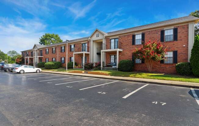 Exterior of Laurel Valley Apartments in Mount Juliet Tennessee March 2021