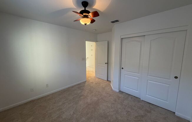 3 beds, 2.5 baths, $2,595, Unit #3014