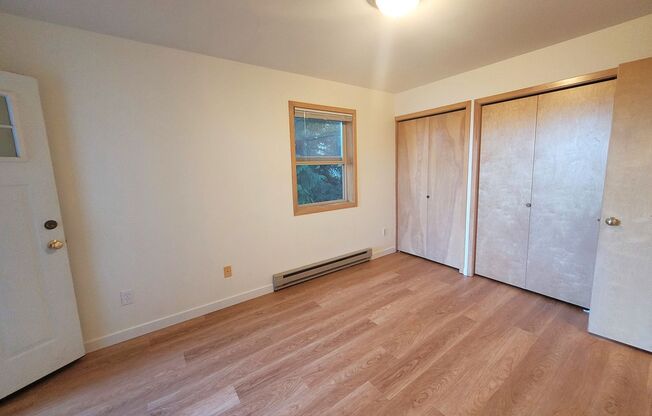 2 beds, 1 bath, $1,795, Unit # 203