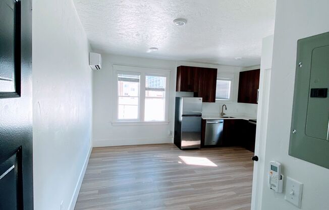 Studio, 1 bath, 285 sqft, $999, Unit 09