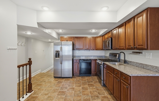 1008 W ST B