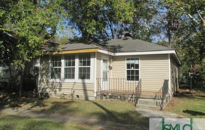 3br/2ba - Single Family Home