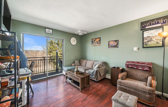 1 bed, 1 bath, $1,325, Unit # #J 24