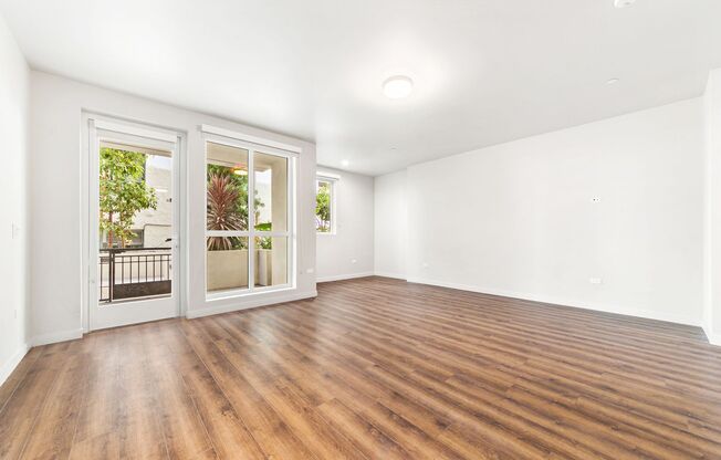 2 beds, 1 bath, 989 sqft, $2,850, Unit 109
