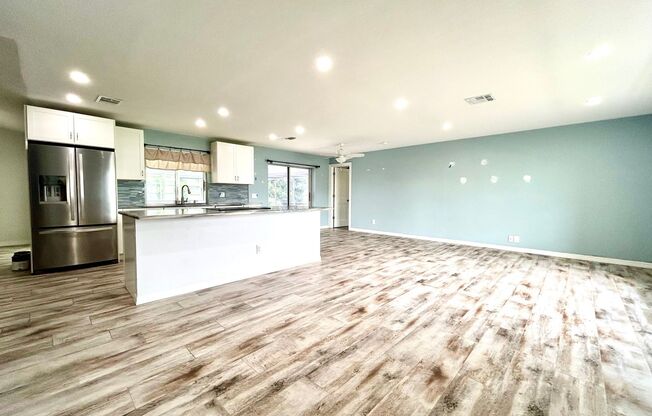 Fantastic 3/2 Annual Fenced-In Pool Home Rental Available!!! Location, Location, Location! Pet Friendly!