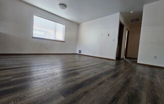 3 beds, 1.5 baths, $1,400, Unit # B