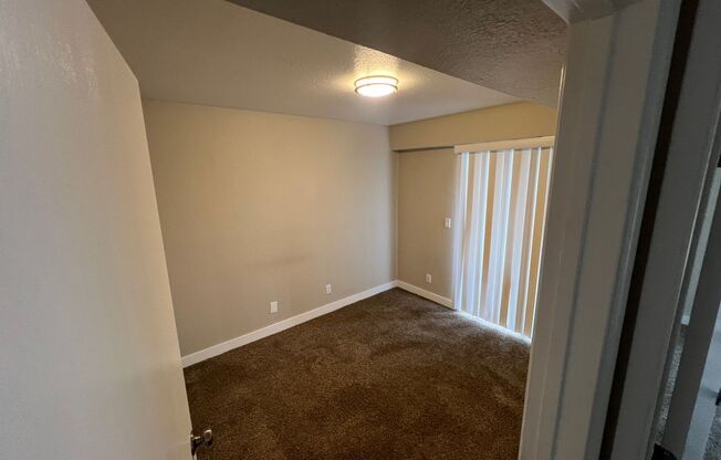 2 beds, 1 bath, $1,300, Unit # 206