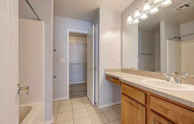 3 beds, 2 baths, $1,025, Unit 2