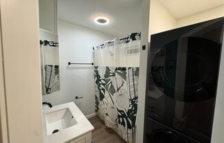 1123 DISRAELI CIR