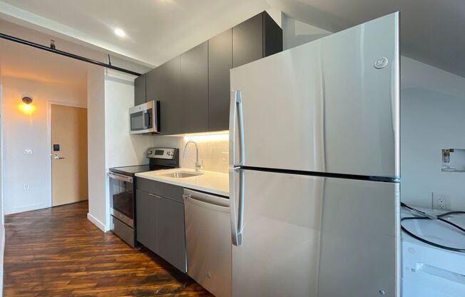 1 bed, 1 bath, 700 sqft, $1,525, Unit Unit 306 (Loft)