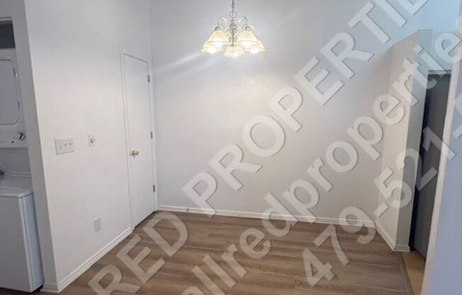 2 beds, 1.5 baths, $1,295