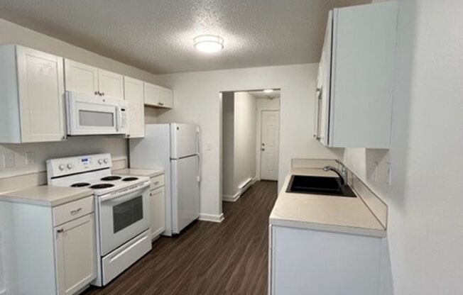 1 bed, 1 bath, 685 sqft, $1,450, Unit 15