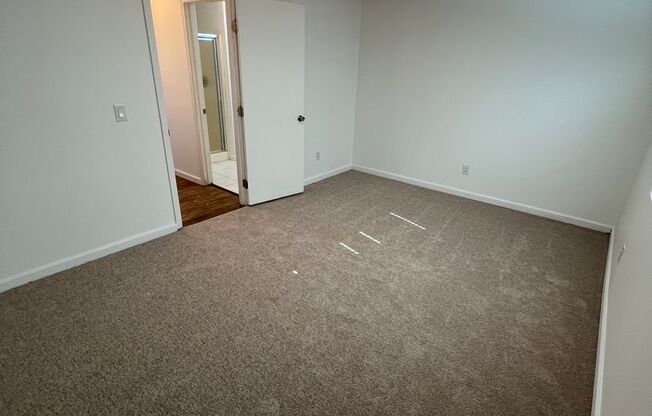 245-247 E Barnett St