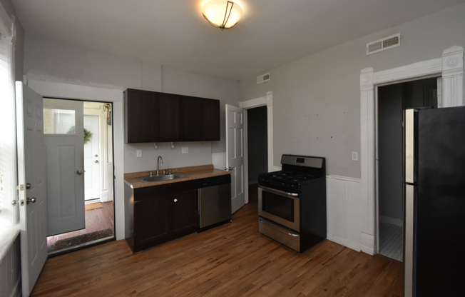 1248 N Greenview Ave F2