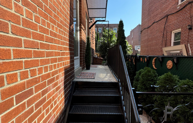 3 beds, 1.5 baths, 1,800 sqft, $3,200, Unit 2
