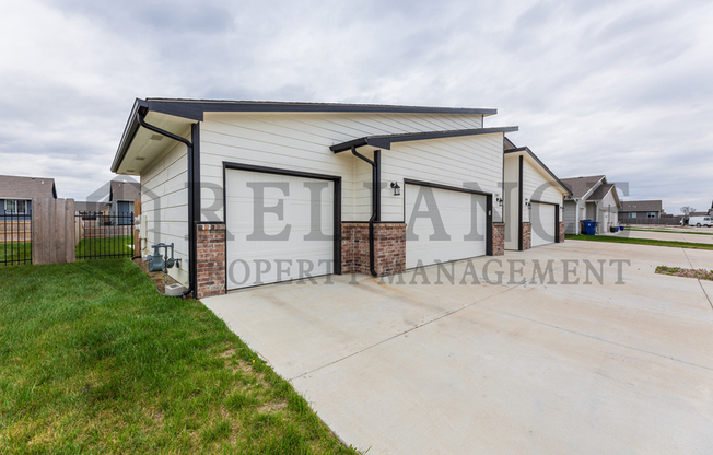 5287 N TOBEN CT