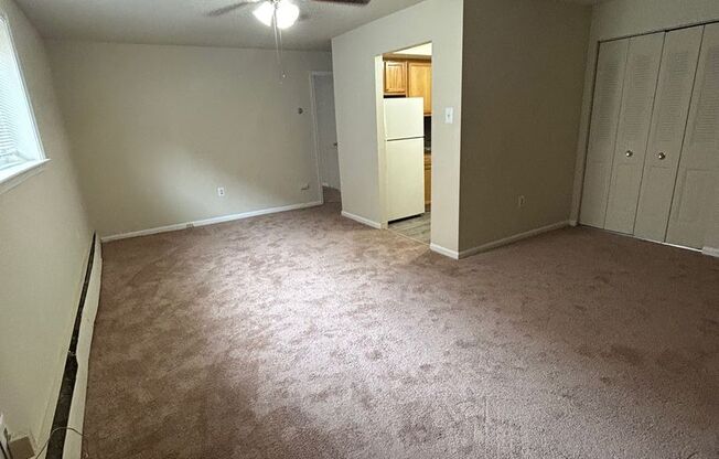 1 bed, 1 bath, 625 sqft, $1,200, Unit B03