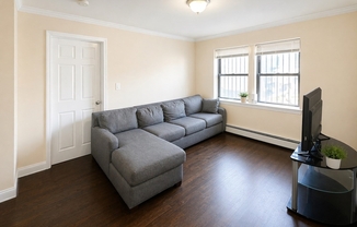 435 Walnut Ave