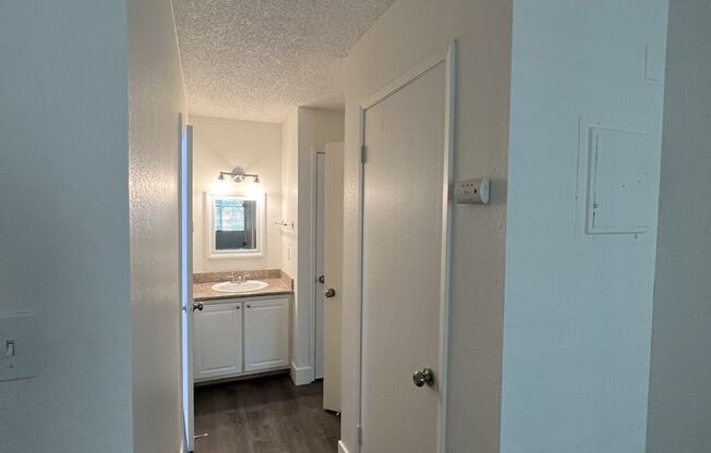 Capitol Lanai Apartments