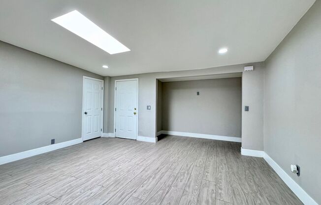 1724 Izabella Ave / Move-In Ready!! 5 Bed & 2 Bath Home w/ NO HOA!!