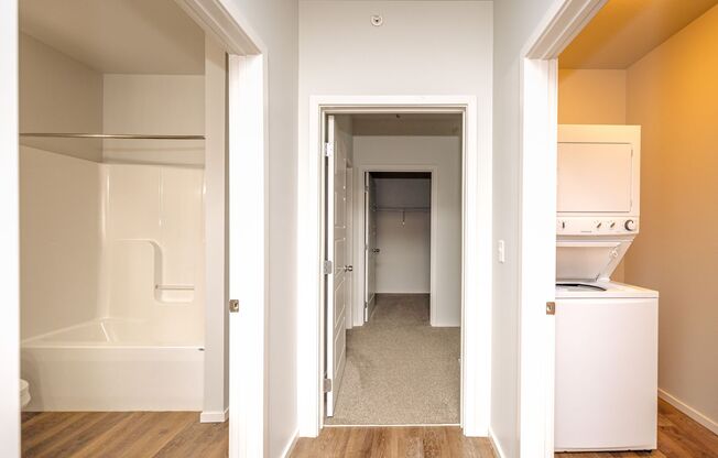 2 beds, 2 baths, 1,008 sqft, $1,770, Unit 315