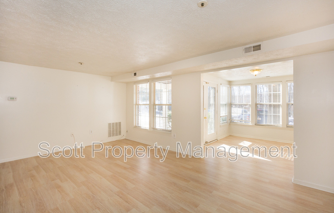 903 WOODBRIDGE CT