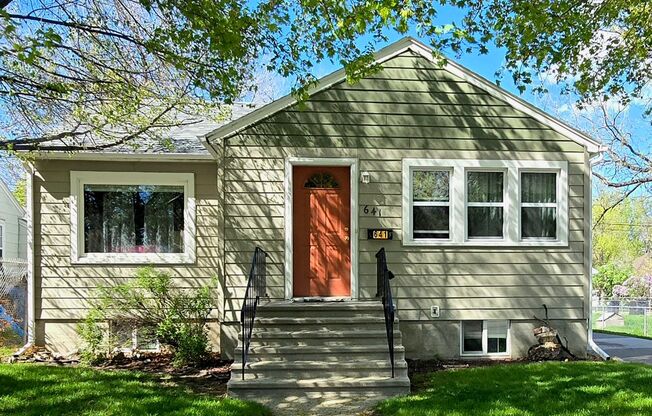 641 &amp; 641 1/2 Broadwater Ave