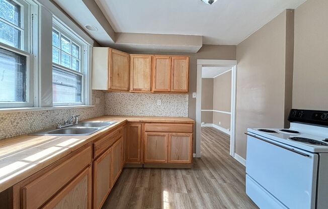 2 beds, 1 bath, 1,225 sqft, $850, Unit Unit 2322