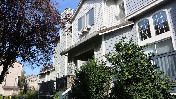 Excellent 3 Bed 2.5 Bath Town Home!