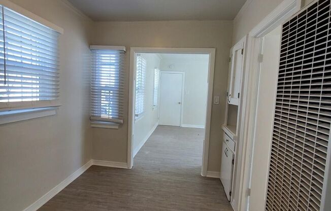 2 beds, 1 bath, $2,450, Unit 837