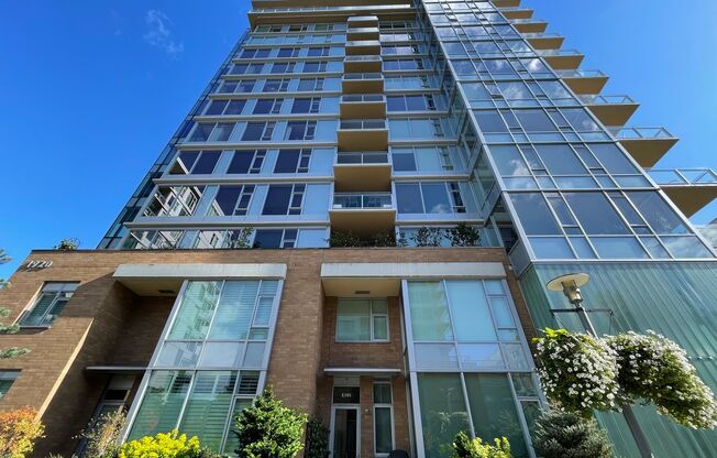 1 Bed  1 Bath Condo-The Strand Condominium High-rise- Views of the Willamette River! AC, Washer/Dryer Parking INCLUDED!