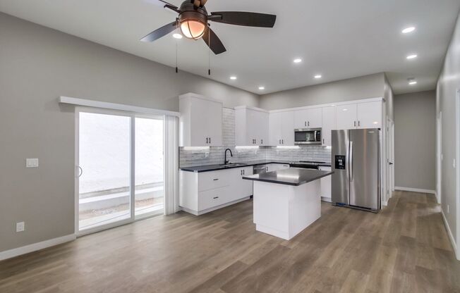 2 beds, 2 baths, 836 sqft, $2,995, Unit 4745-3