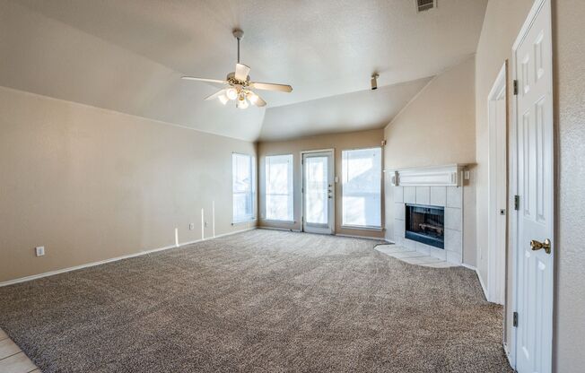 3 bed 2 bath open floor plan home in Desoto ISD!