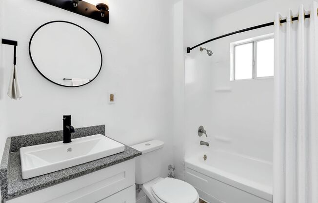 1 bed, 1 bath, 680 sqft, $975, Unit 202