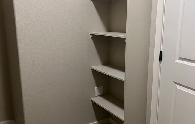 1 bed, 1 bath, 835 sqft, $1,570, Unit B201