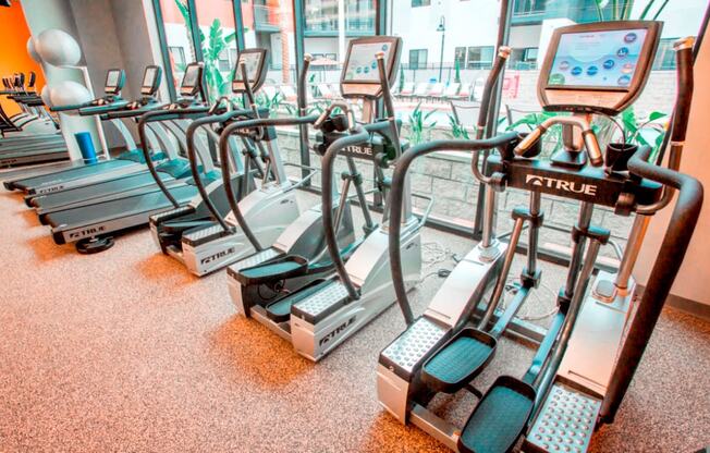 Fitness Center | Motif Apartments For Rent in Woodland Hills, CA 91367