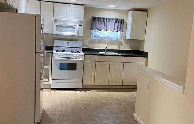 1 bed, 1 bath, $925, Unit 3rd Floor