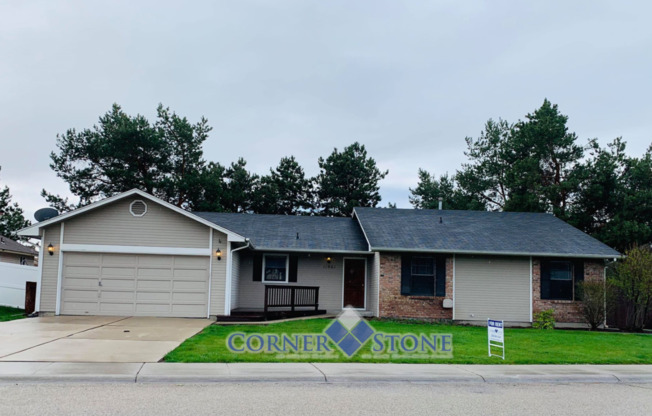 Boise Home with 2 Master Bedrooms!