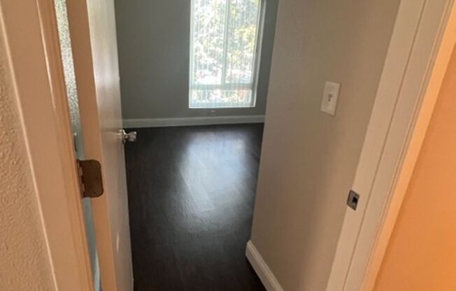 2 beds, 1 bath, 824 sqft, $1,625, Unit 42