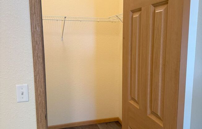 3 beds, 2 baths, 1,183 sqft, $1,163, Unit AC07B