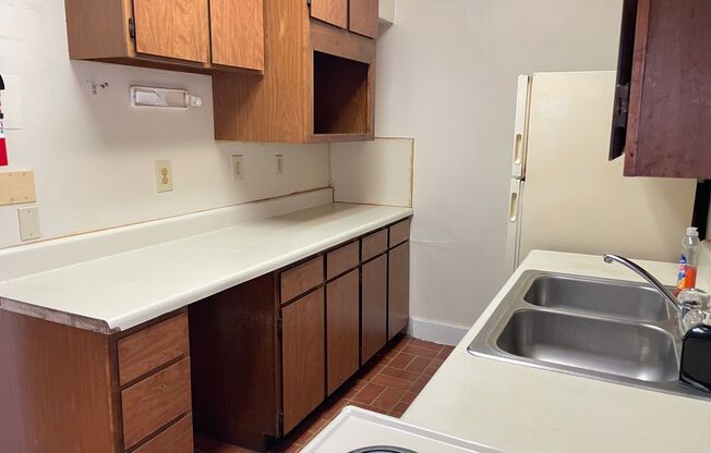 Studio, 1 bath, $995