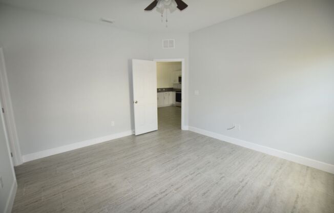 3 beds, 2 baths, $1,900, Unit # #B