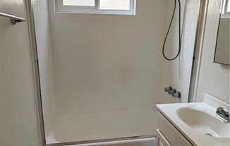 1 bed, 1 bath, 700 sqft, $1,595