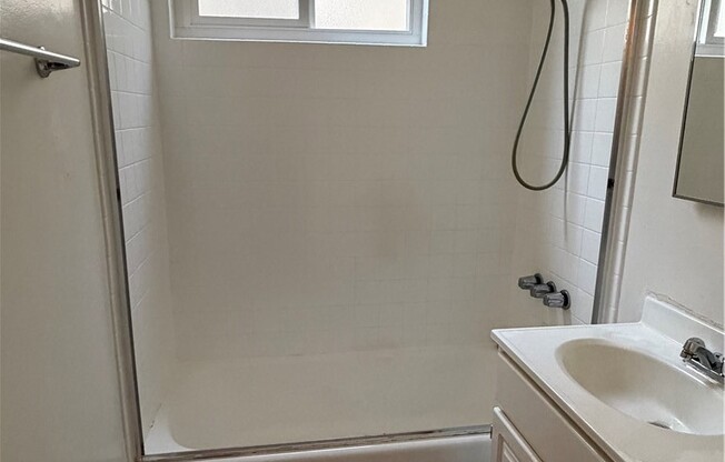 1 bed, 1 bath, 700 sqft, $1,595
