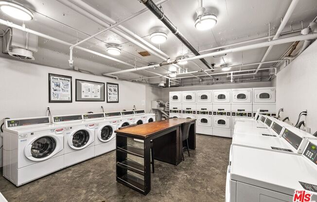 Studio, 1 bath, 388 sqft, $2,200, Unit 522